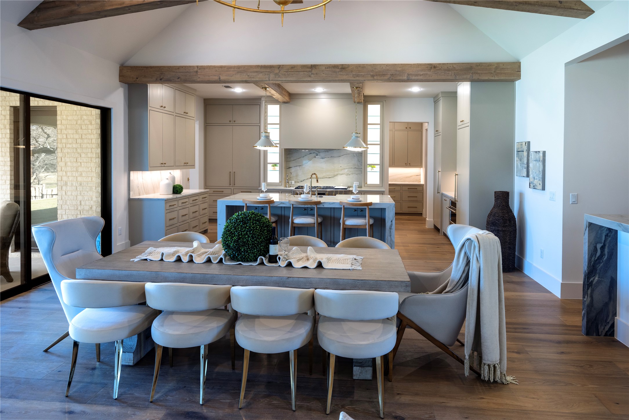 2618 Pointe Court
