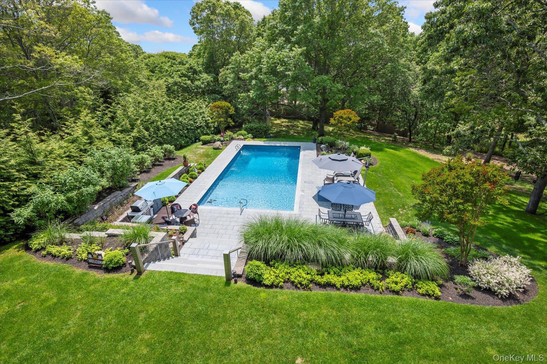 370 Old Canoe Place Road