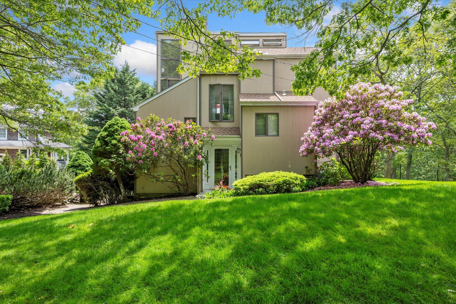 370 Old Canoe Place Road