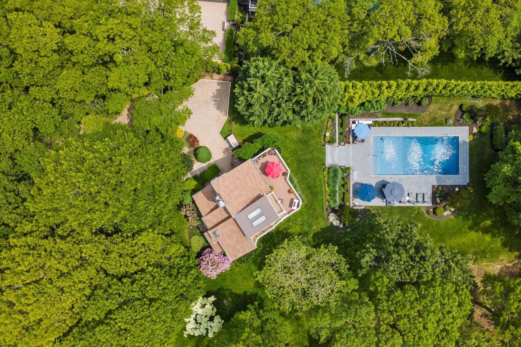 370 Old Canoe Place Road