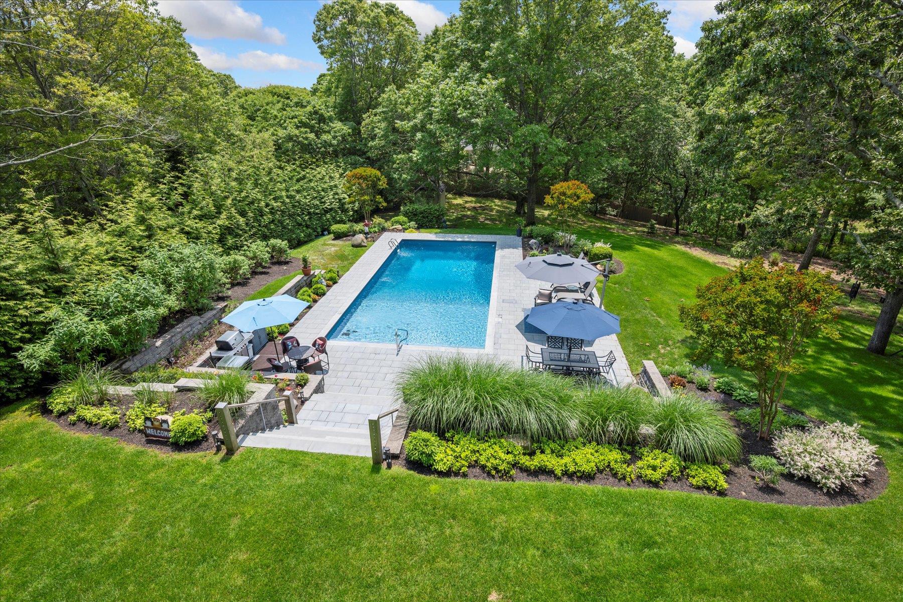 370 Old Canoe Place Road