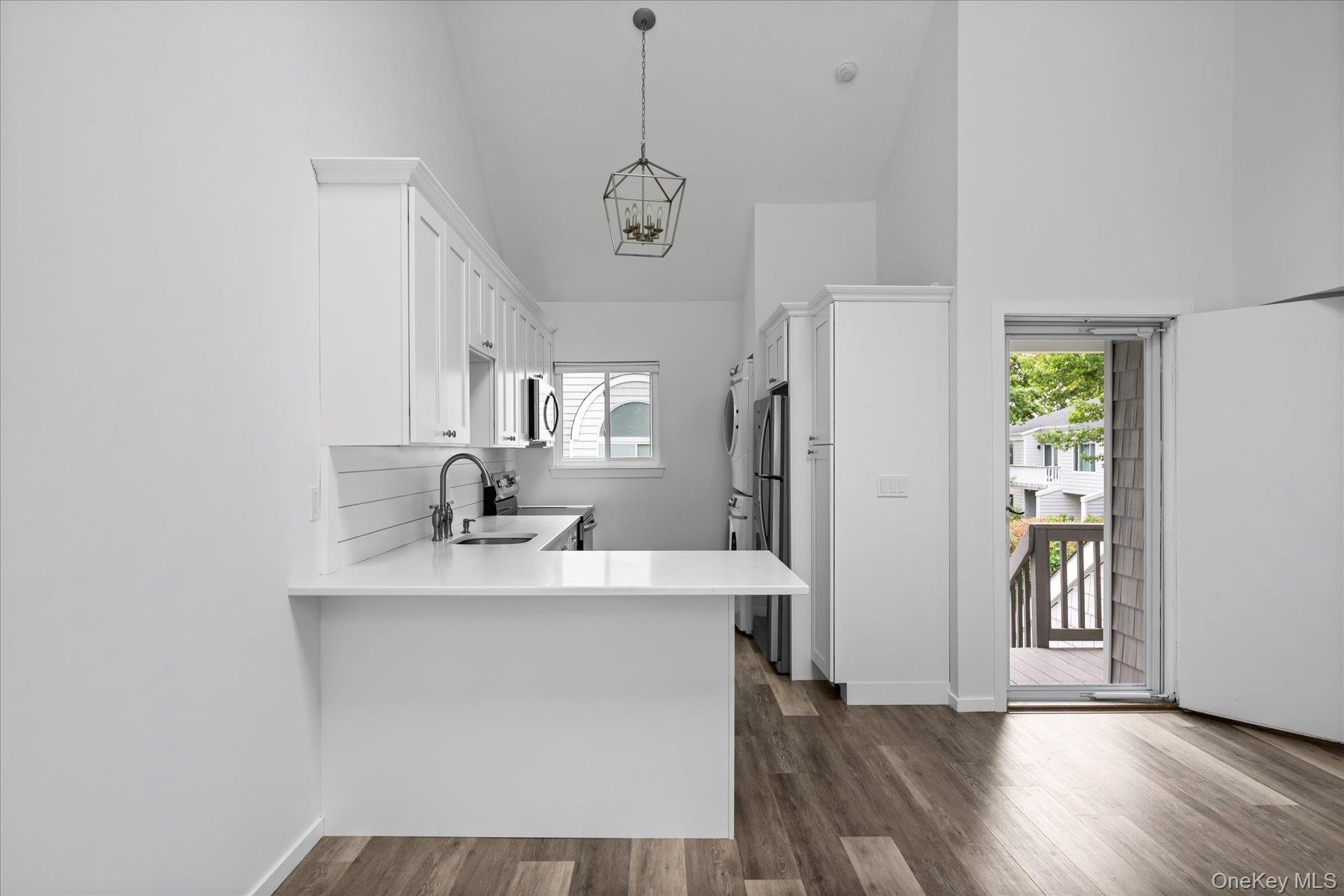 220 220 Montauk Highway Unit: 61