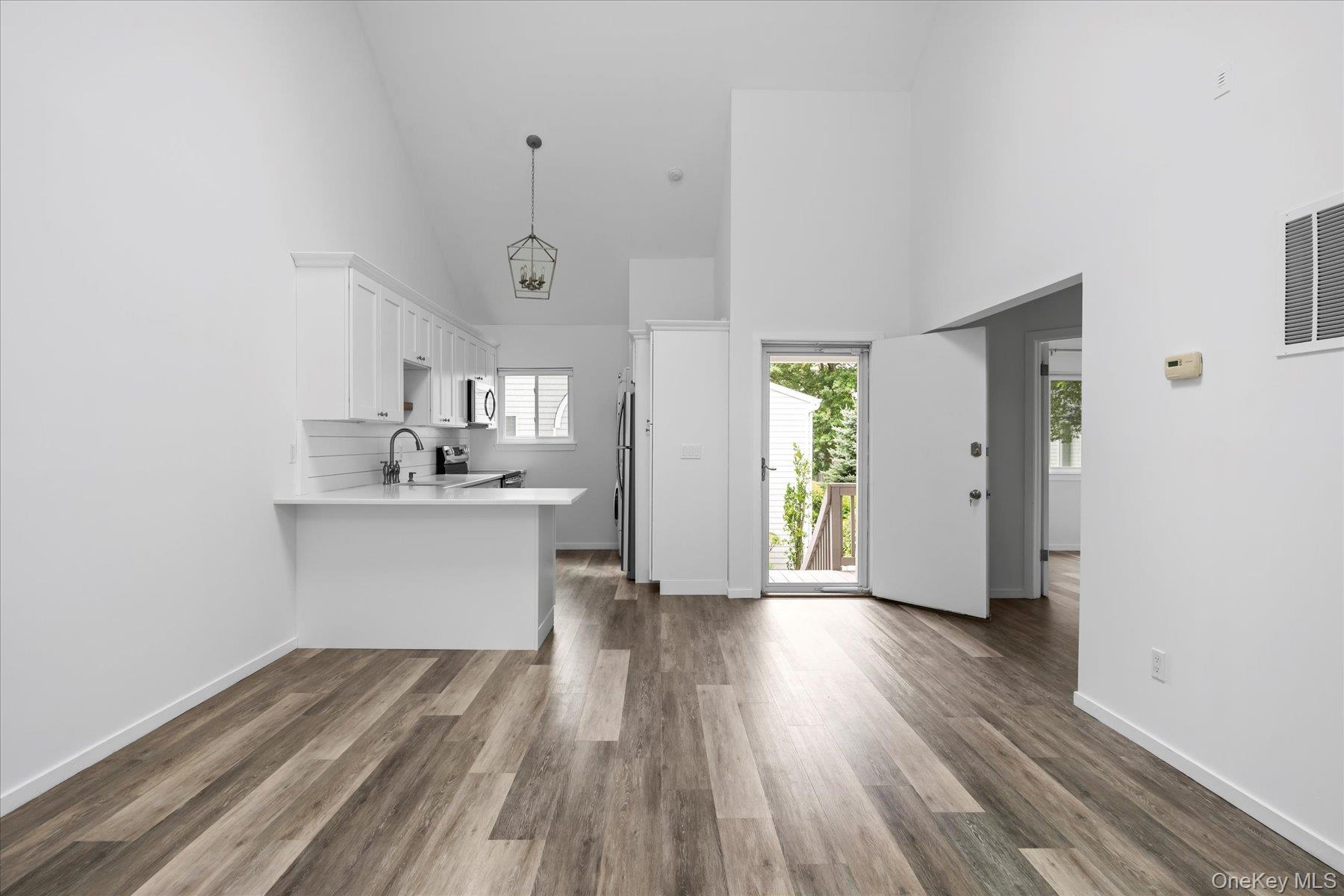 220 220 Montauk Highway Unit: 61