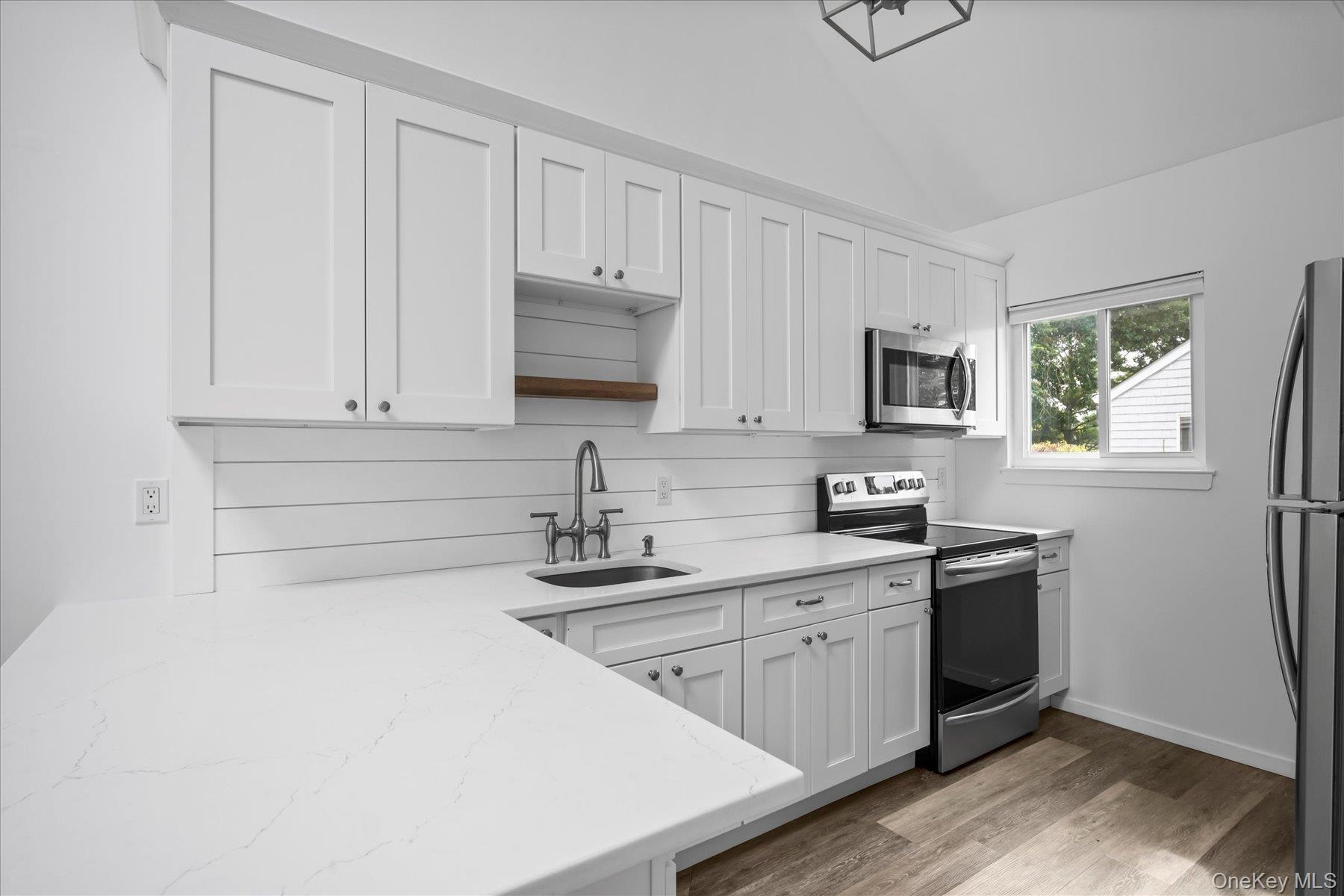 220 220 Montauk Highway Unit: 61