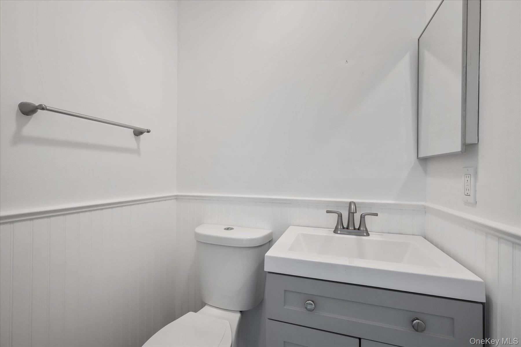 220 220 Montauk Highway Unit: 61