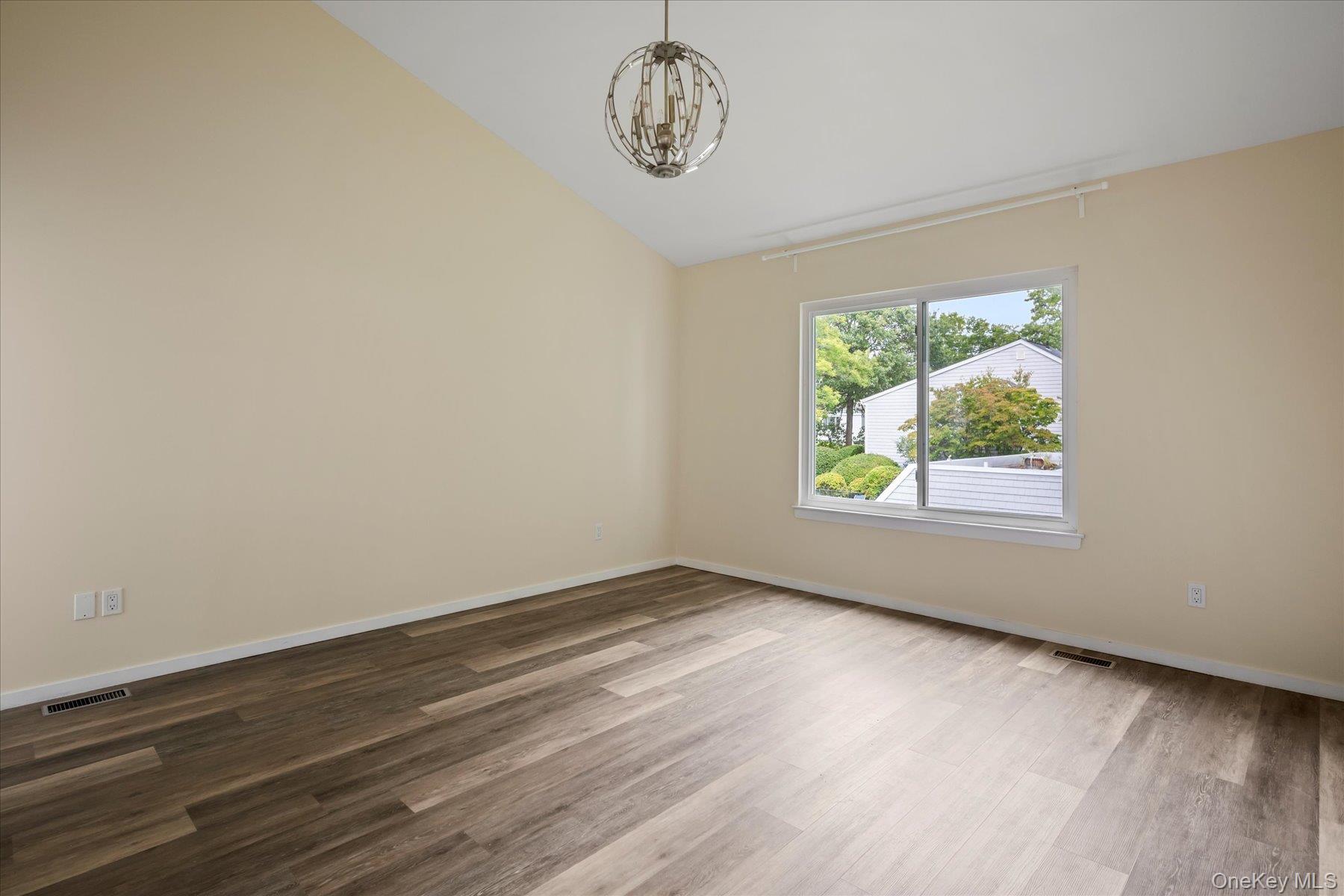 220 220 Montauk Highway Unit: 61