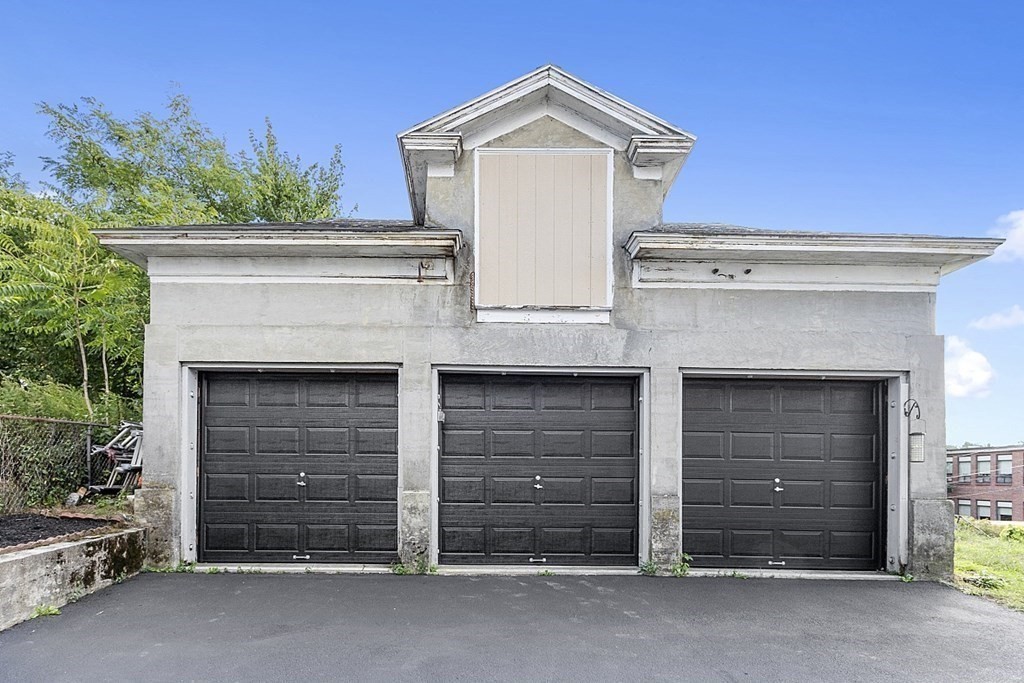 34 West Bowers Street