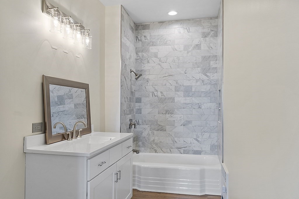 34 West Bowers Street