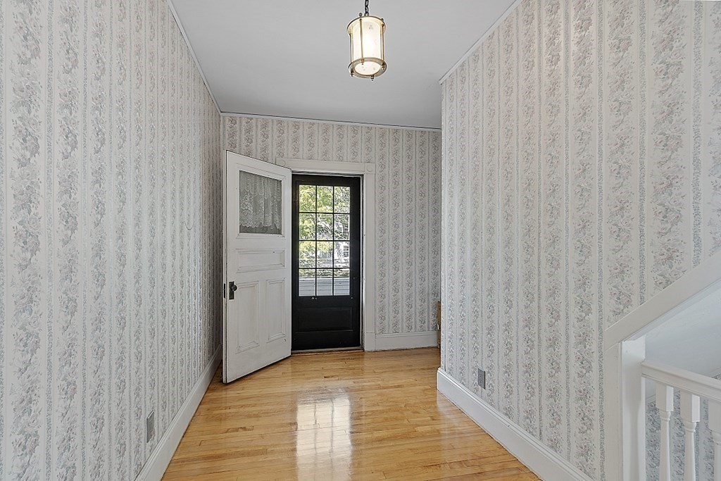 34 West Bowers Street