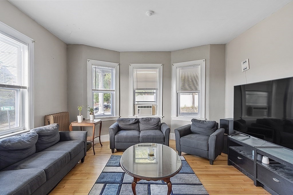 34 West Bowers Street