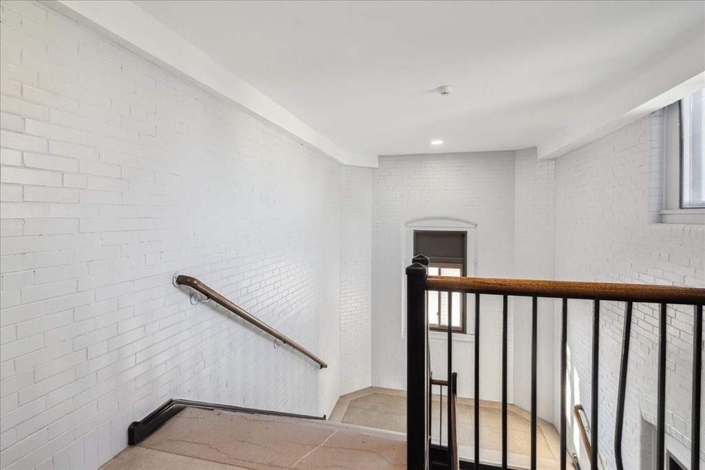 14 Locust Street # 3F