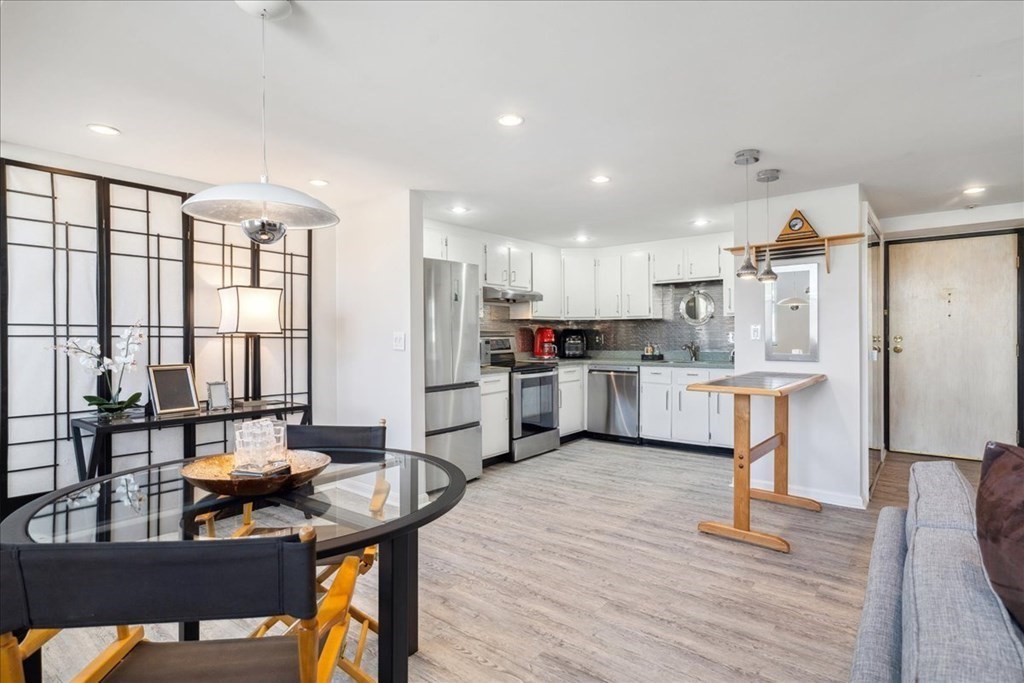 14 Locust Street # 3F