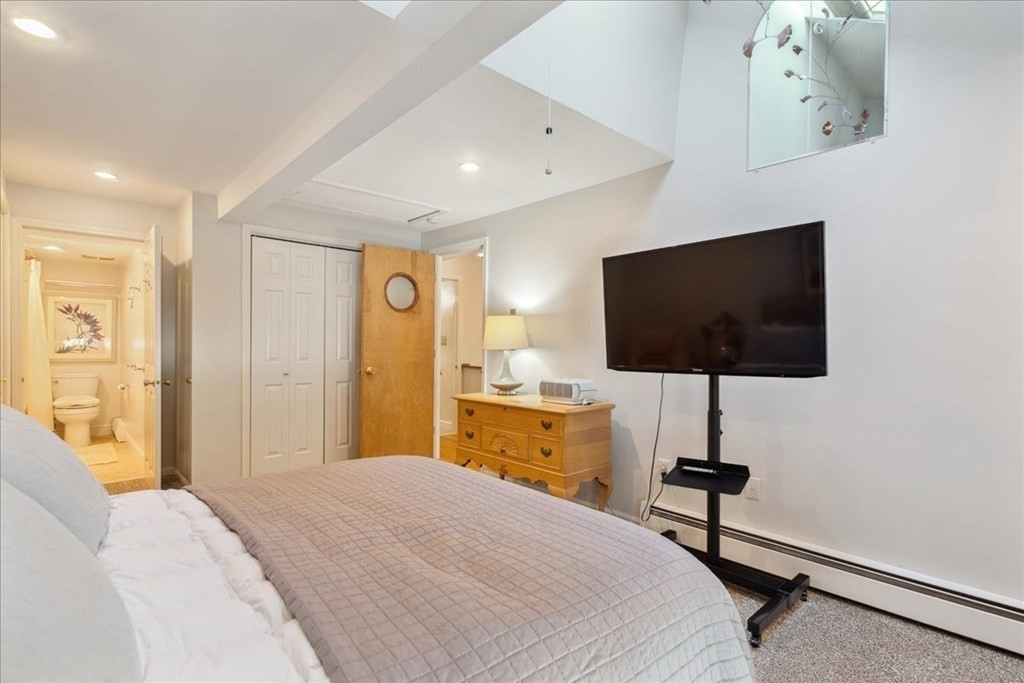 14 Locust Street # 3F