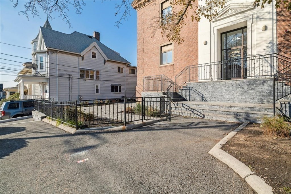 14 Locust Street # 3F