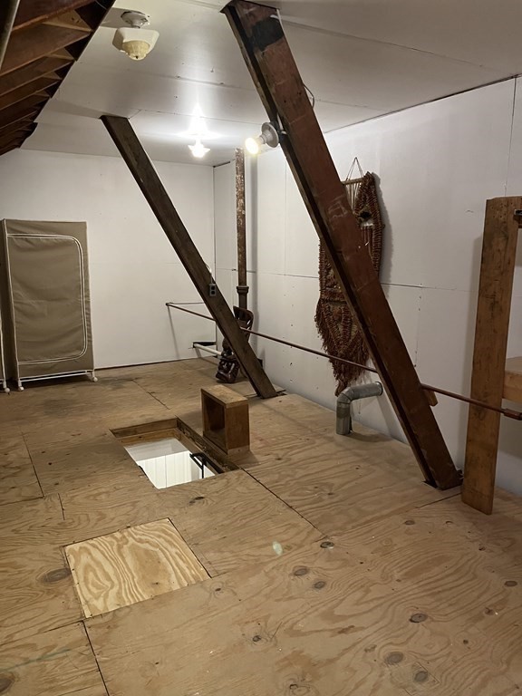 14 Locust Street # 3F