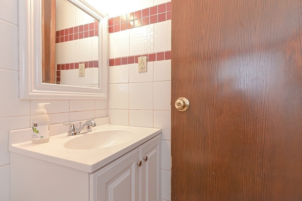 92 High St. Unit: DH32