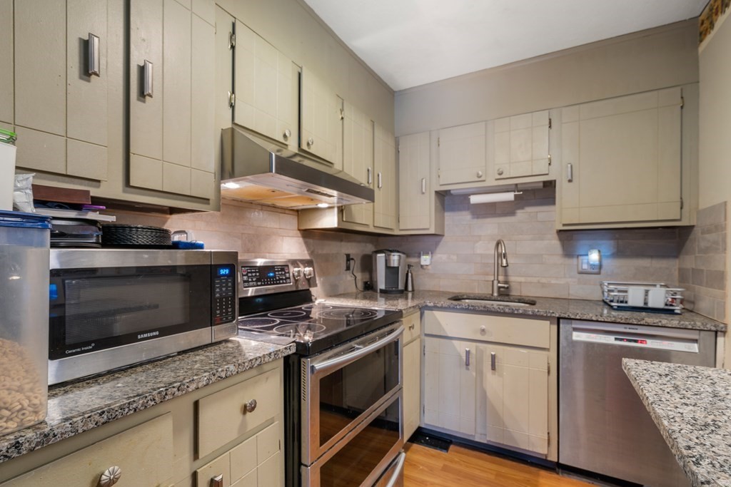 59 Highland Glen Dr # 312