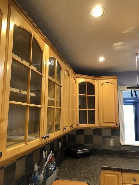 300 Governors Dr # 16