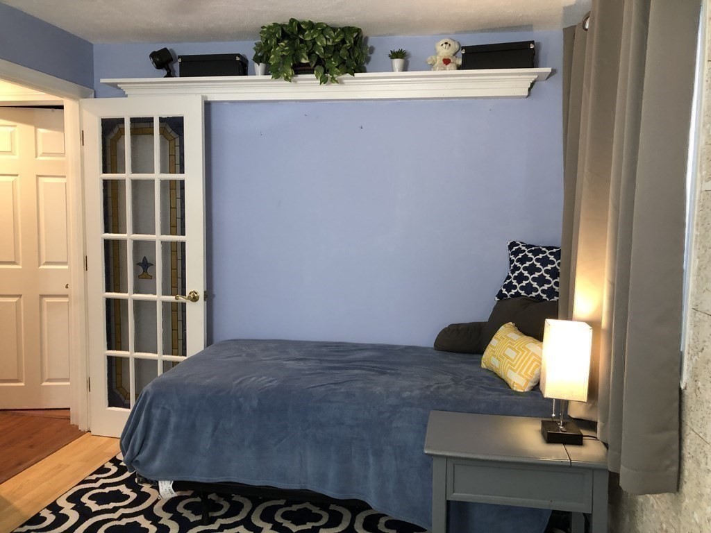 300 Governors Dr # 16