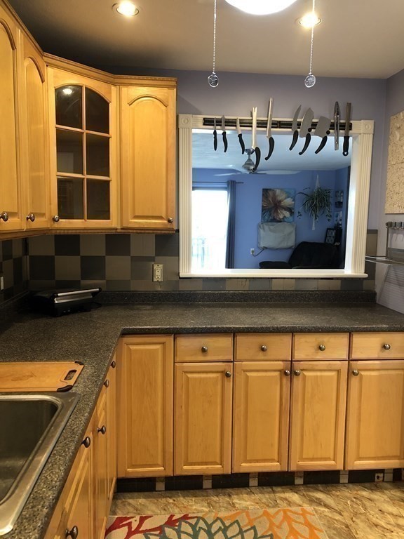 300 Governors Dr # 16