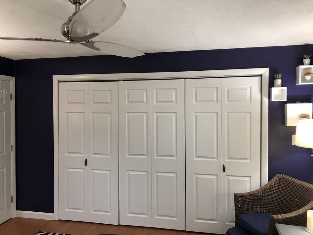 300 Governors Dr # 16