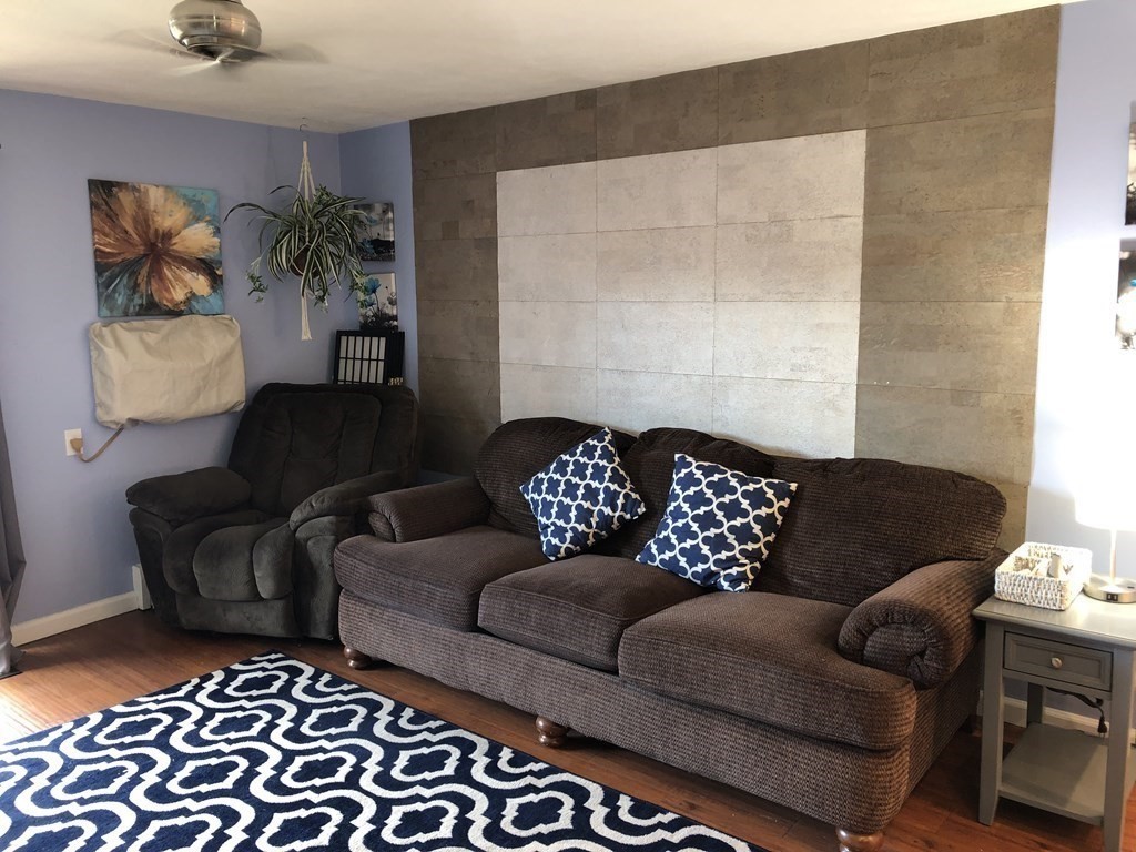 300 Governors Dr # 16