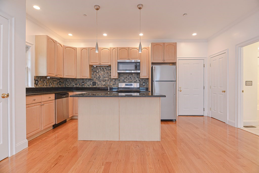 146 Clifton Street # 4