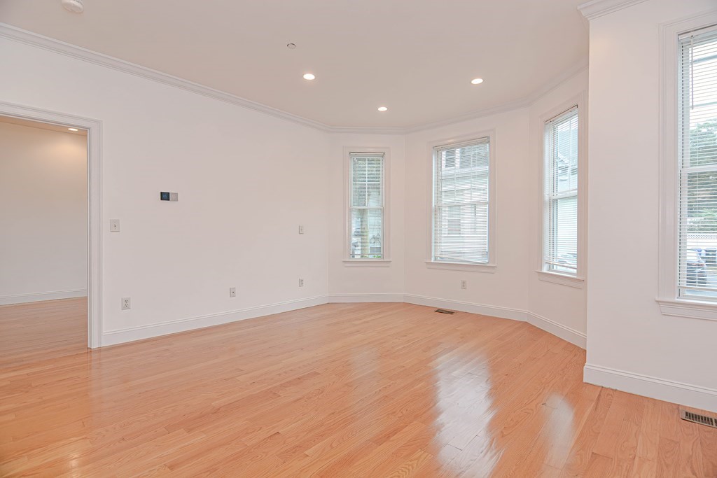 146 Clifton Street # 4