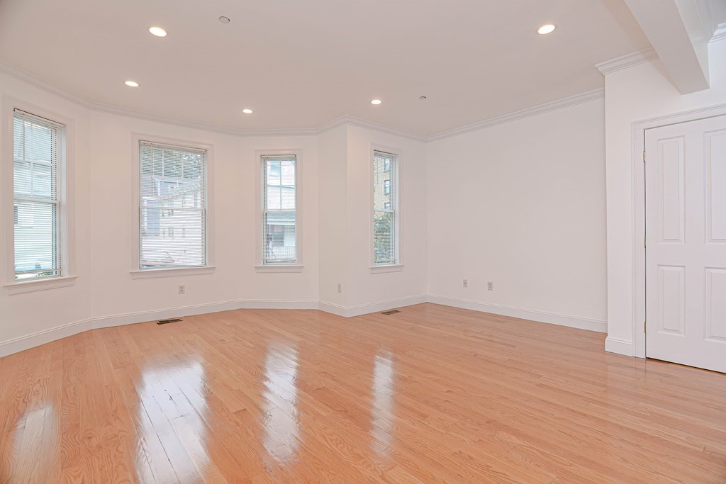 146 Clifton Street # 4