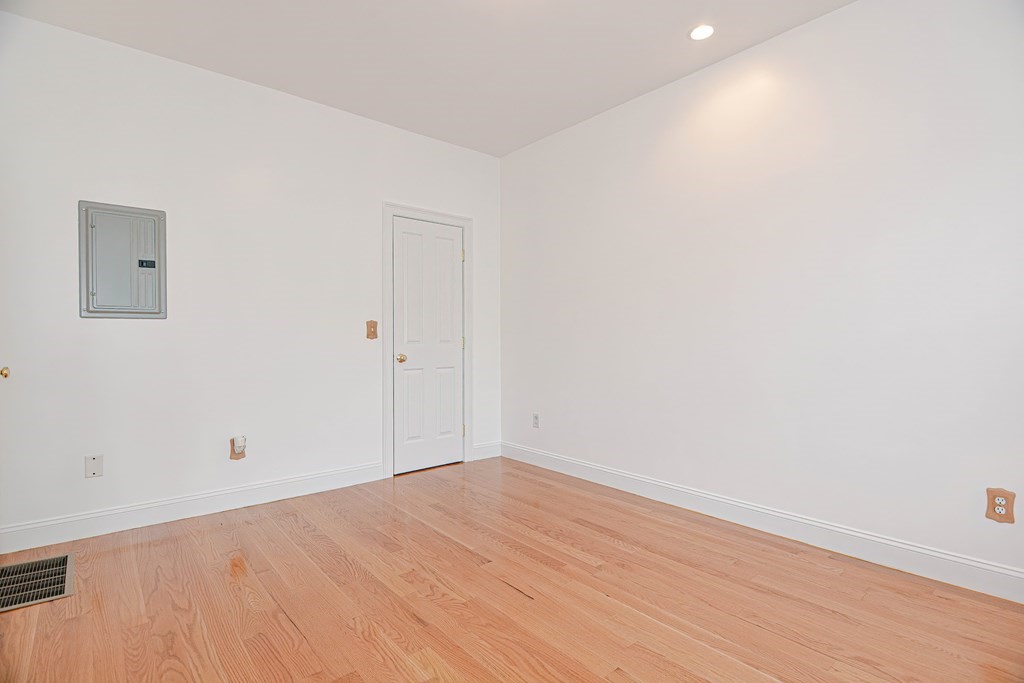 146 Clifton Street # 4