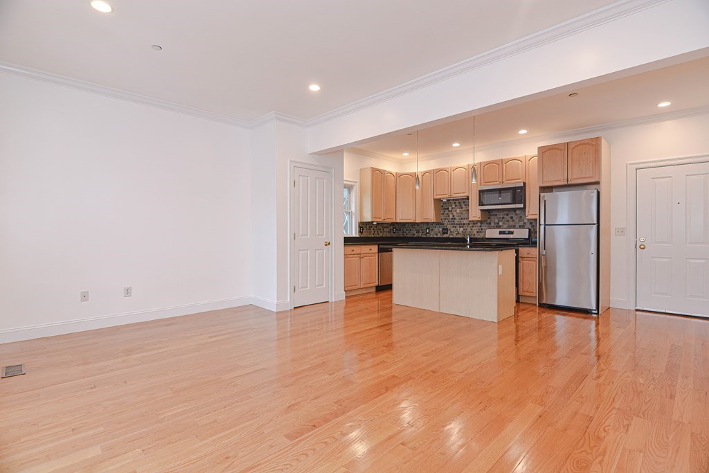 146 Clifton Street # 4