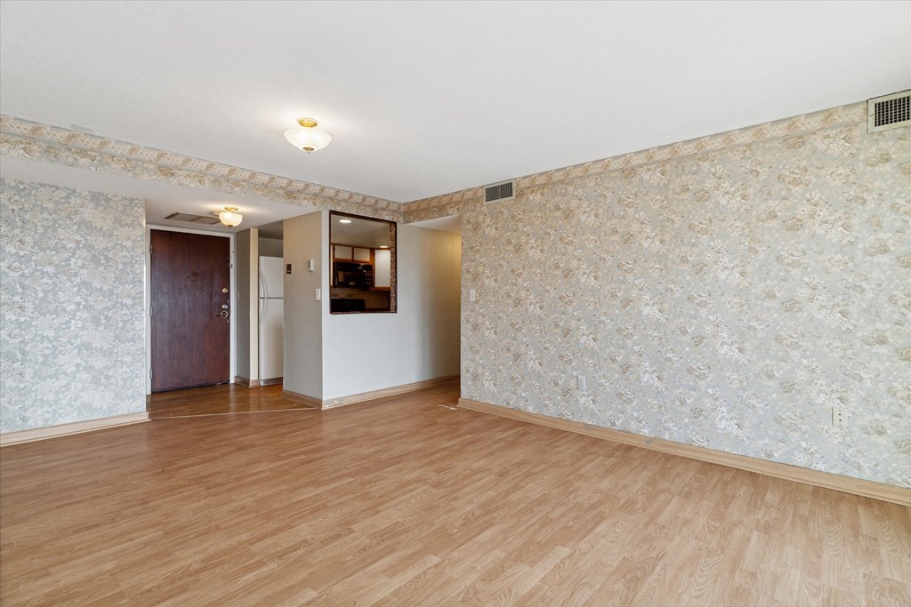 12 Chancery Ct. # 402