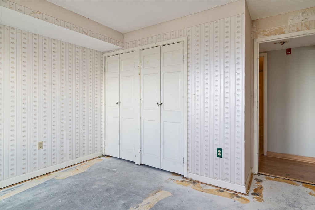 12 Chancery Ct. # 402