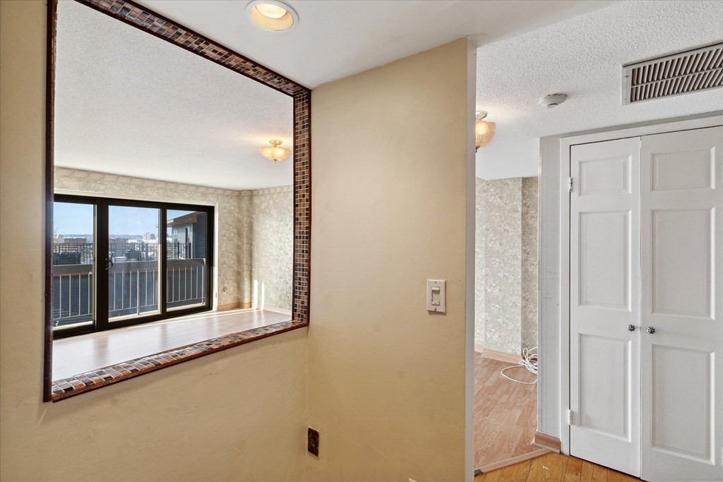 12 Chancery Ct. # 402