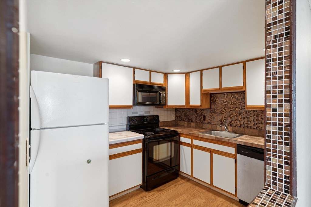 12 Chancery Ct. # 402