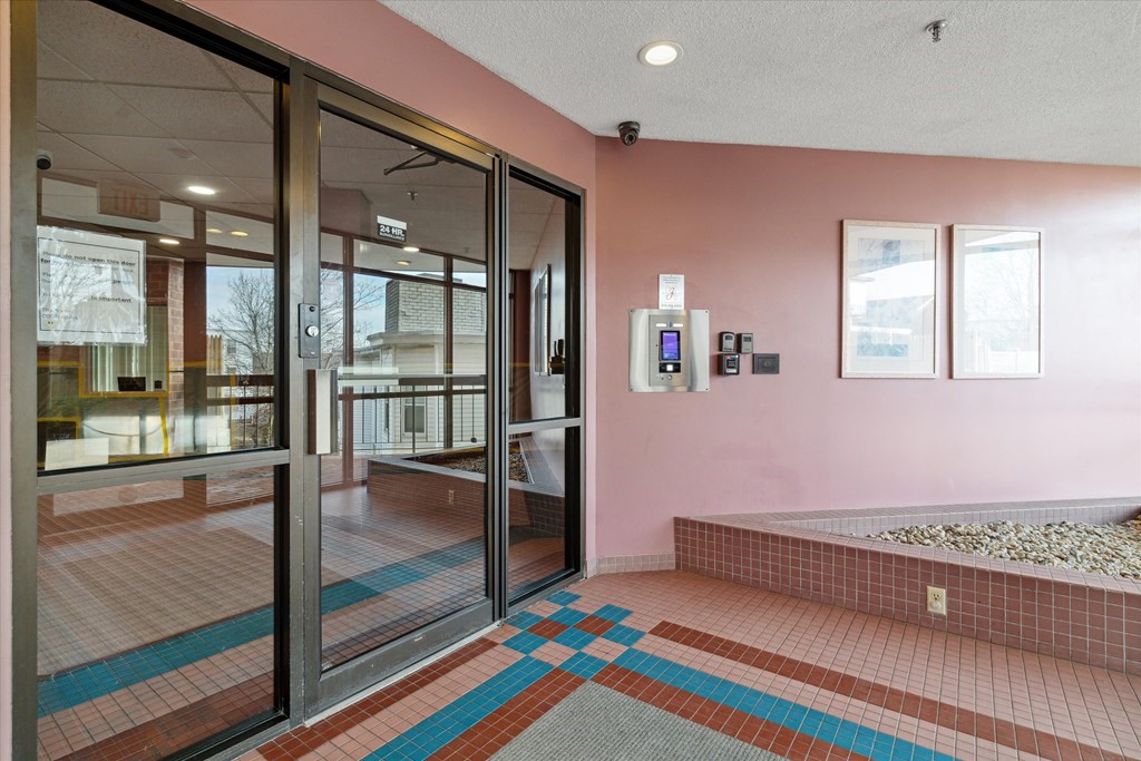 12 Chancery Ct. # 402