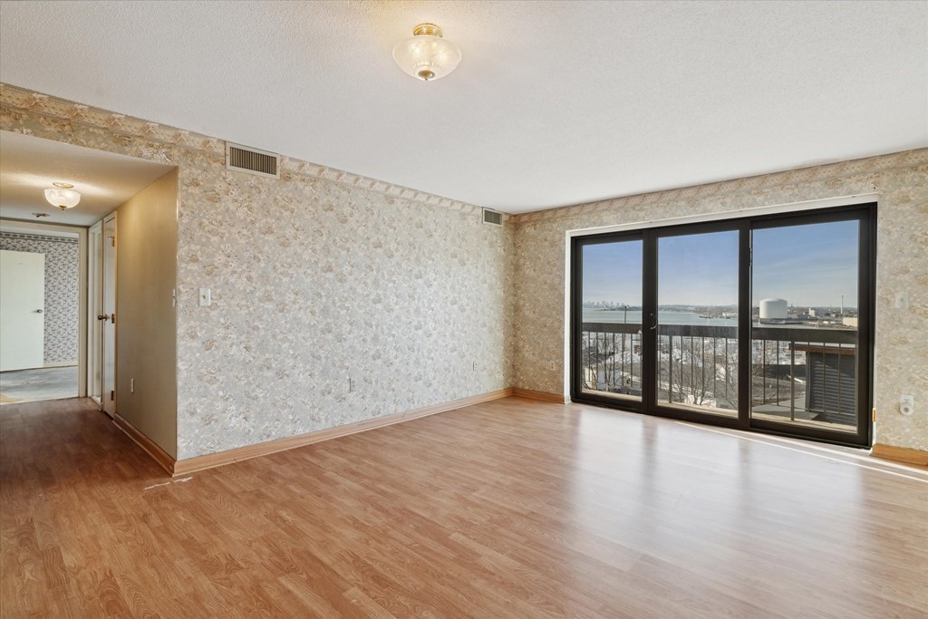 12 Chancery Ct. # 402