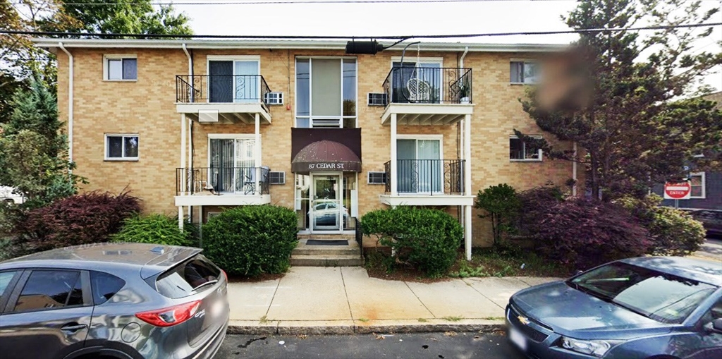 87 Cedar # 3