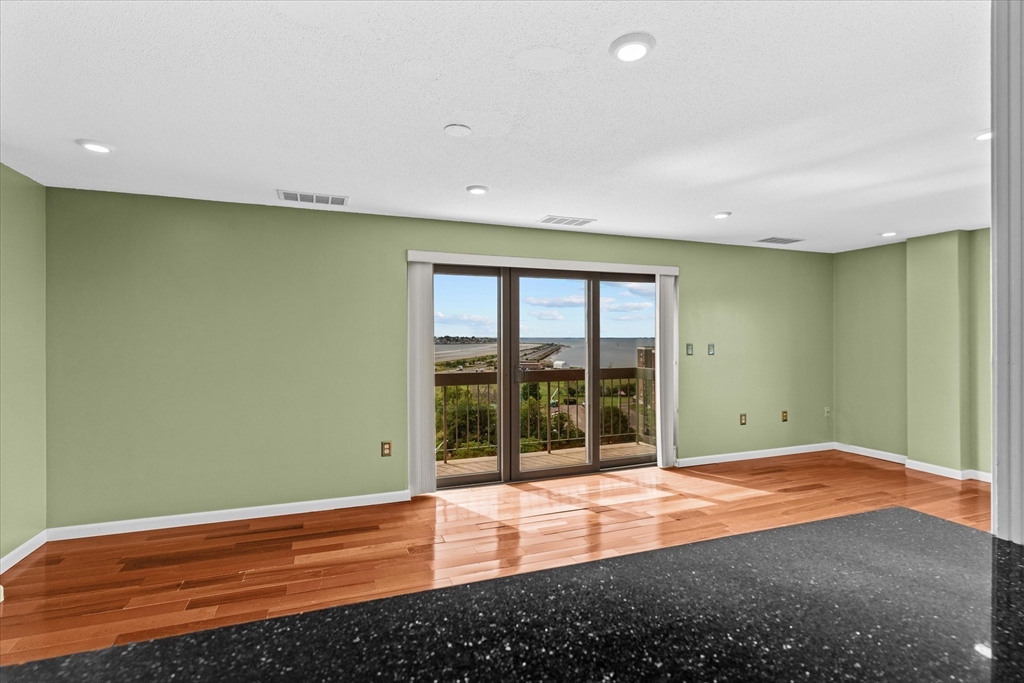 12 Chancery Ct. Unit: PH10