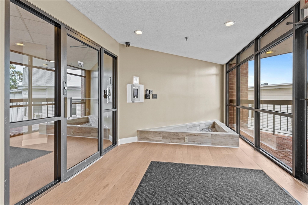 12 Chancery Ct. Unit: PH10