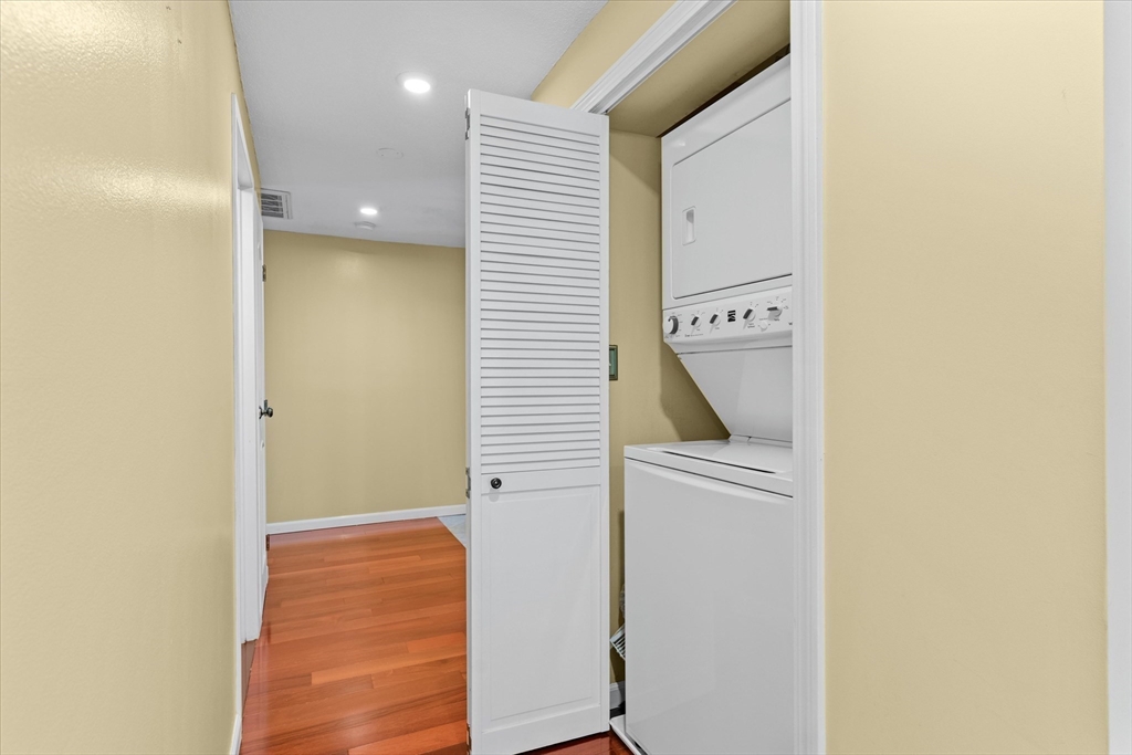 12 Chancery Ct. Unit: PH10