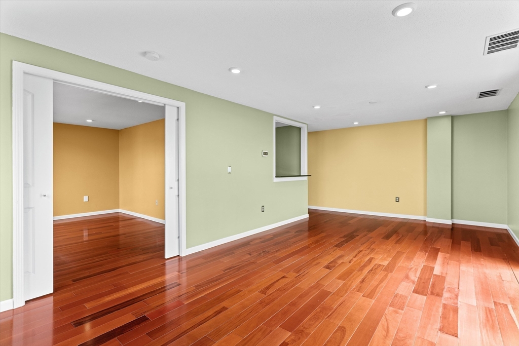 12 Chancery Ct. Unit: PH10