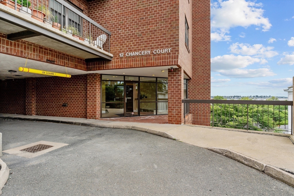 12 Chancery Ct. Unit: PH10