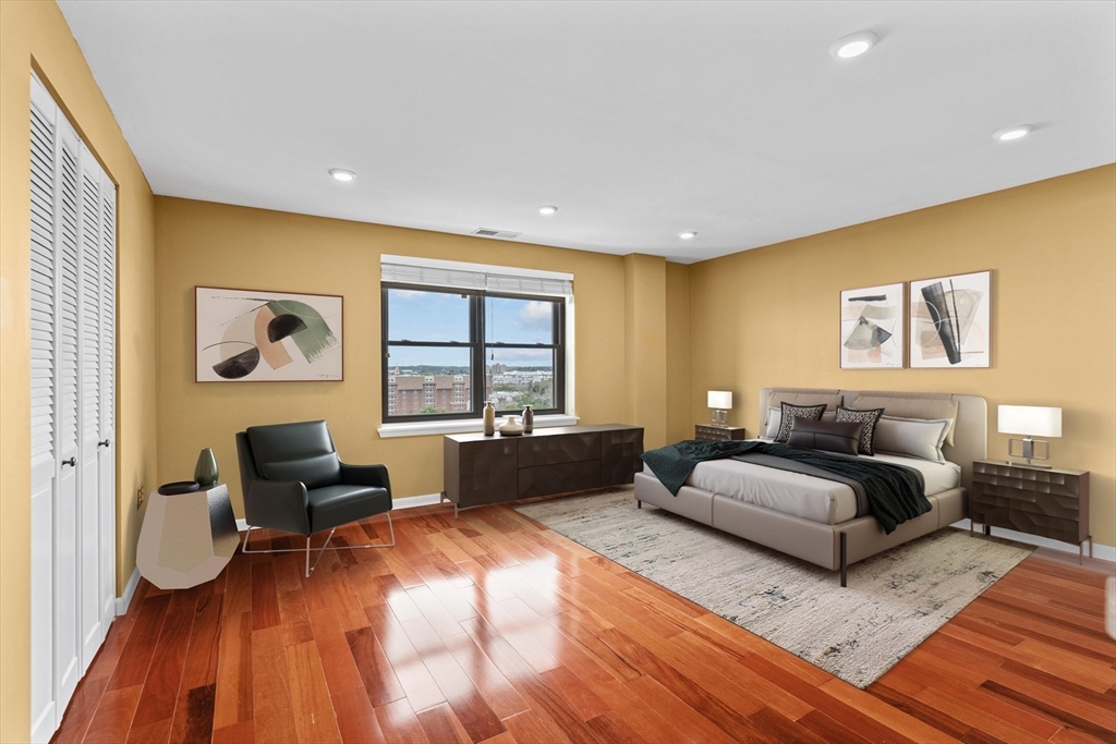 12 Chancery Ct. Unit: PH10