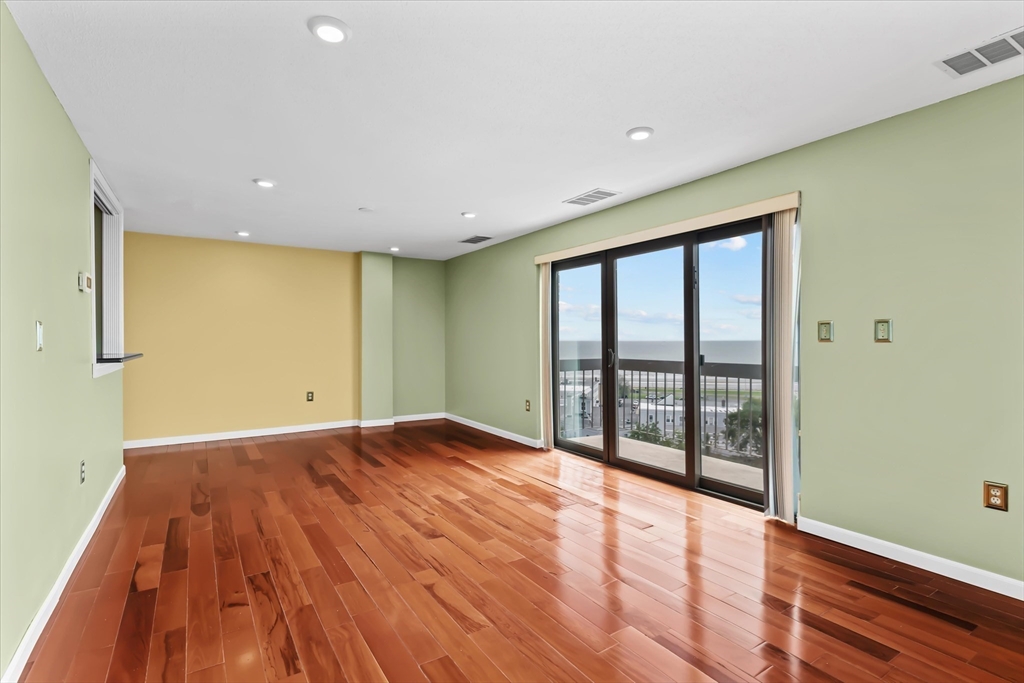 12 Chancery Ct. Unit: PH10