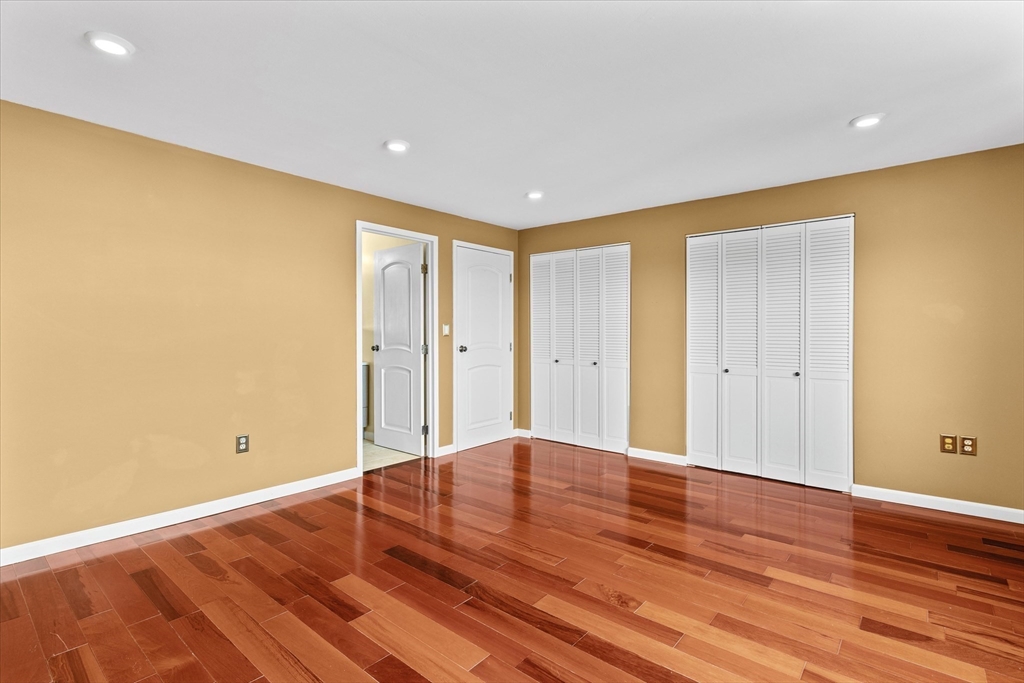 12 Chancery Ct. Unit: PH10