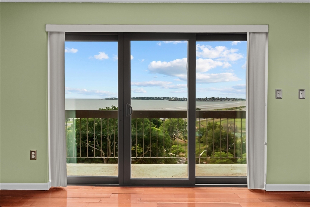 12 Chancery Ct. Unit: PH10