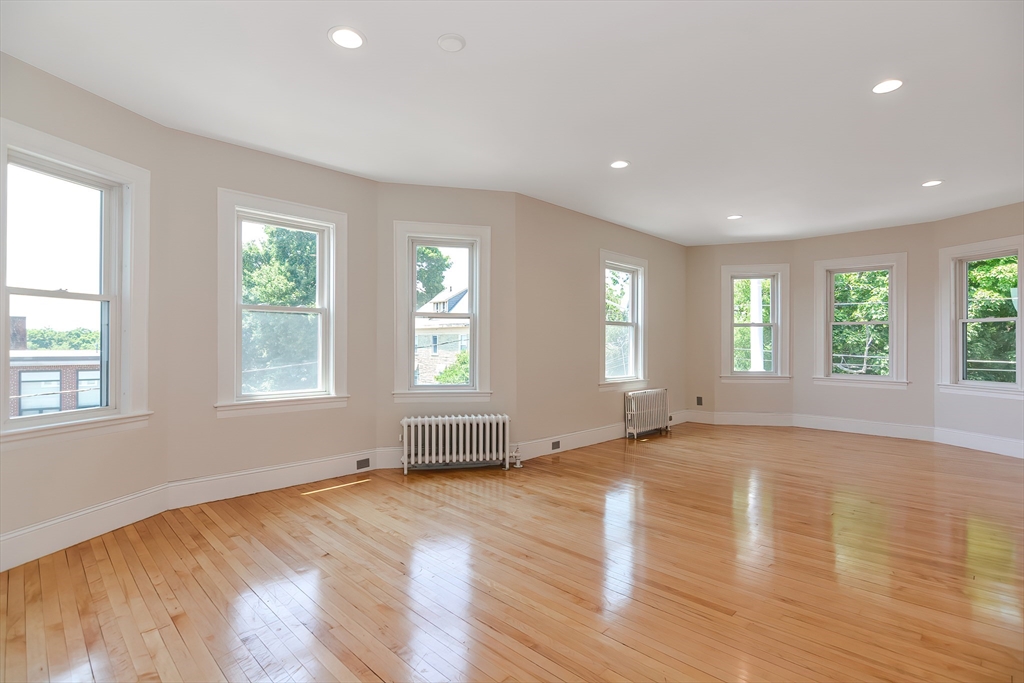 34 West Bowers Street
