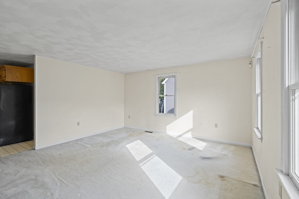 18 Noel Rd