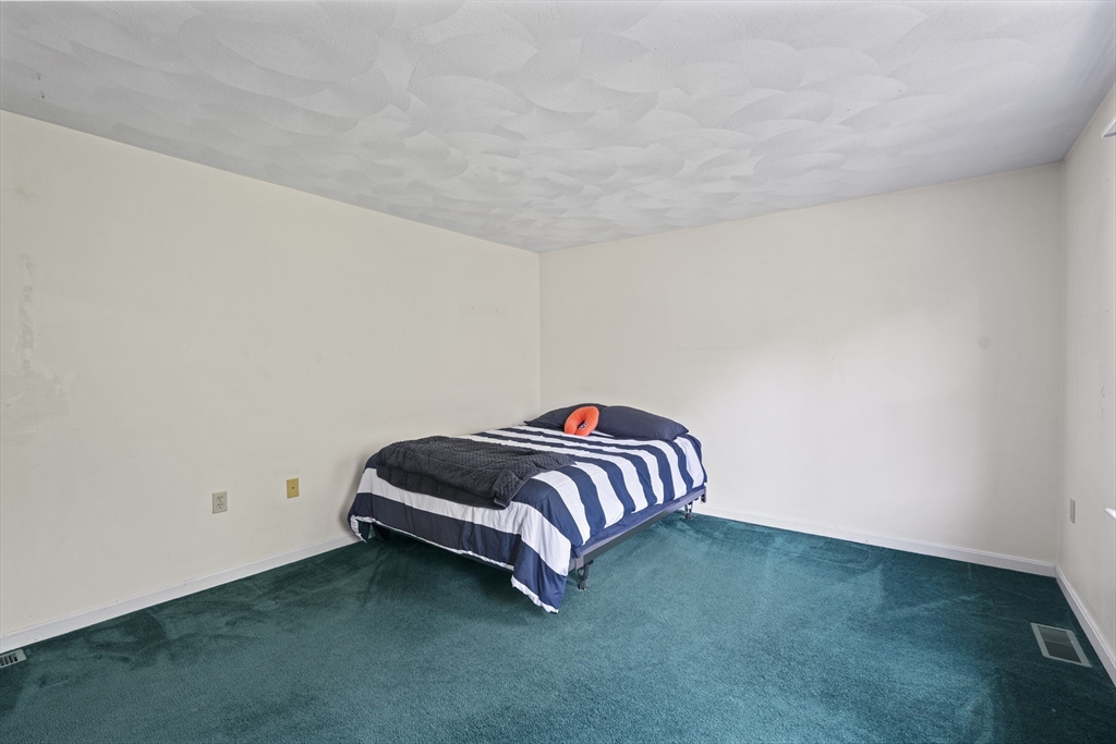 18 Noel Rd